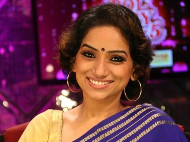 Popular Telugu Singer Kalpana Attempts Suicide,